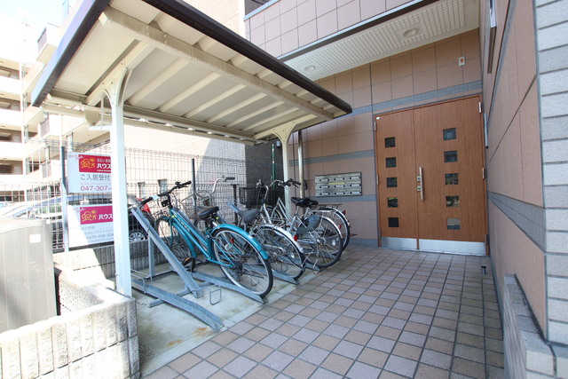 その他共有部分　屋根付き駐輪場