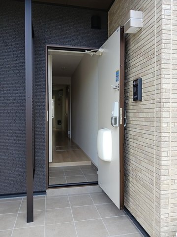玄関　収納もある玄関です