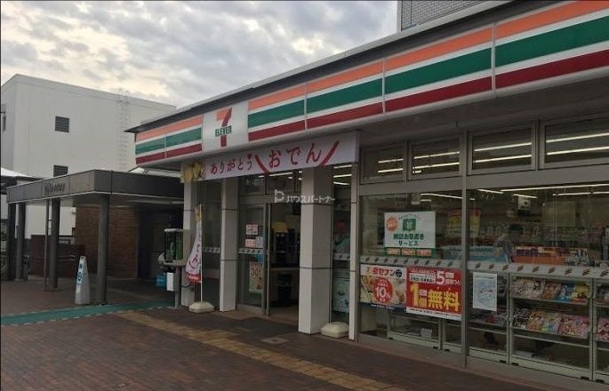 コンビニ　セブンイレブン八潮PA店（コンビニ）まで190m