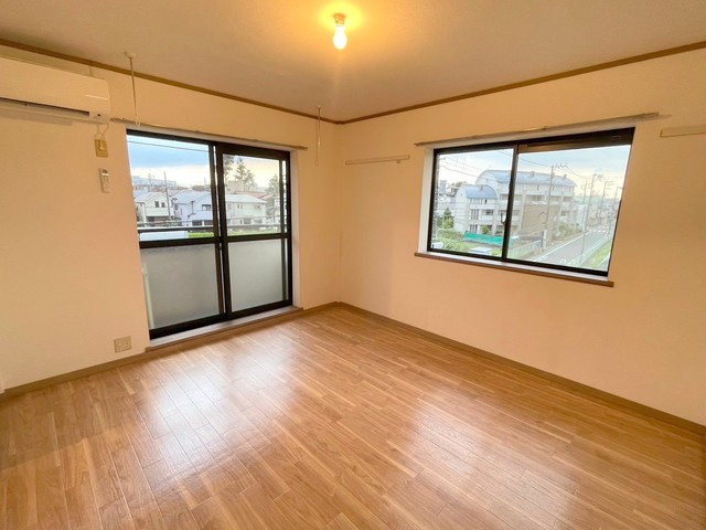 居室・リビング　★２面彩光の明るいお部屋★角部屋★