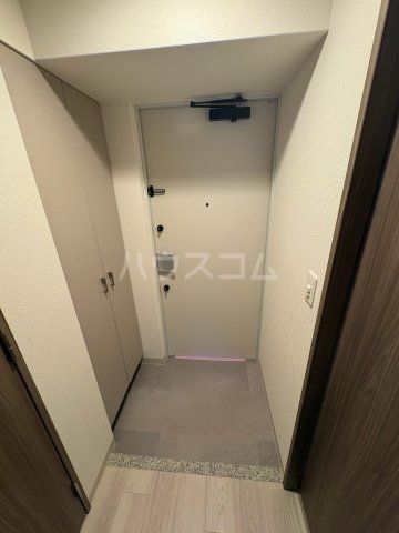 エステムコート新大阪XVIIベイスの玄関写真