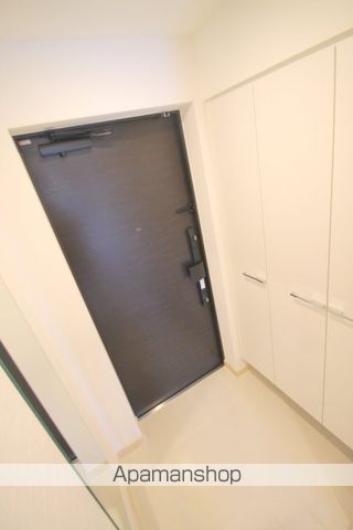 レジュールアッシュ谷町四丁目グランクラスの玄関写真