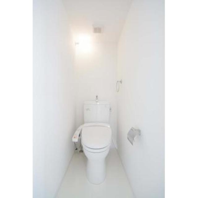 トイレ　※写真は同タイプ住戸です。