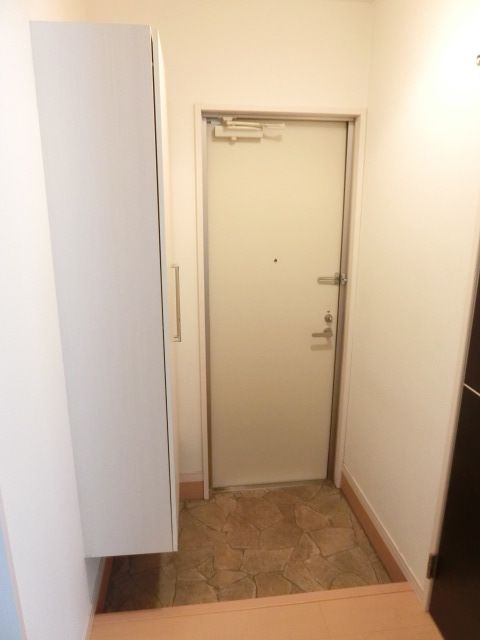玄関　大きなシューズボックス付きの玄関です