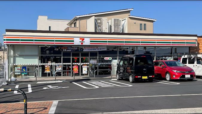 コンビニ　セブンイレブン 吹田東御旅町店（コンビニ）まで423m