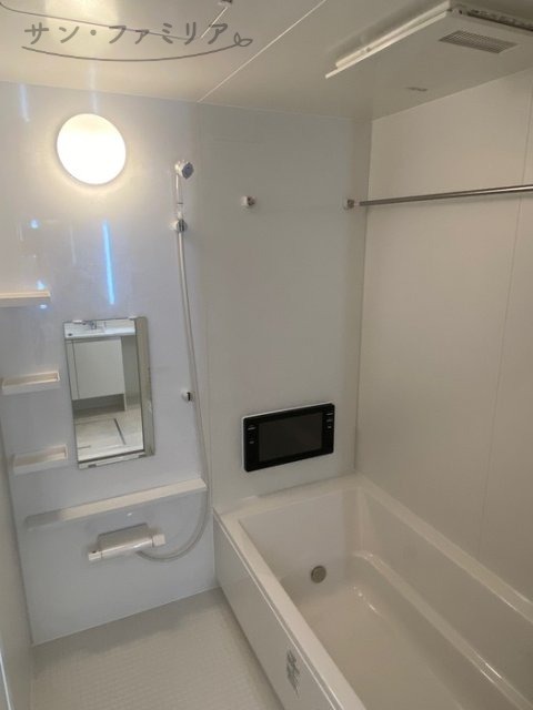 バス・シャワールーム　同一物件別部屋写真