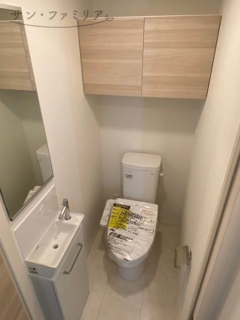 トイレ　同一物件別部屋写真