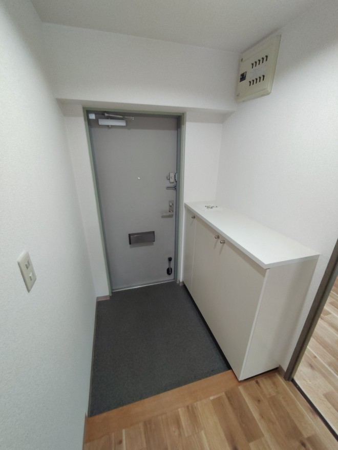 ＪＲ東海道本線 摂津本山駅 徒歩10分 5階建 築33年の玄関写真