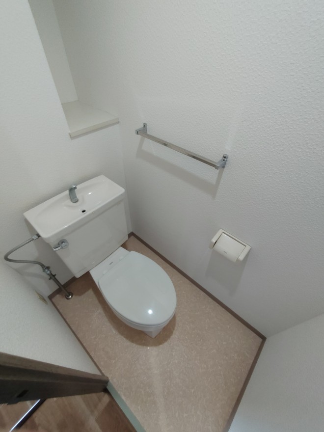 ＪＲ東海道本線 摂津本山駅 徒歩10分 5階建 築33年のトイレ写真