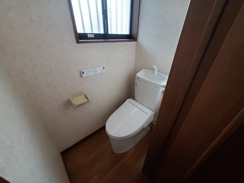 魚崎南町3丁目戸建のトイレ写真