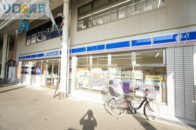 コンビニ　ローソン阪急淡路駅前通店（コンビニ）まで611m