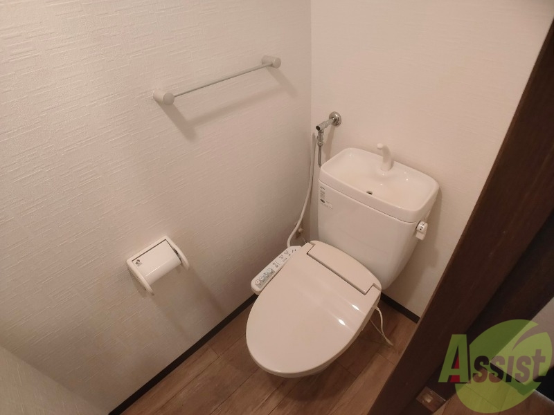 トイレ　こちらはトイレです。清潔感があり、安心して使用できます。