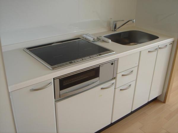 キッチン　壁付けキッチンでスペースを有効活用できます！