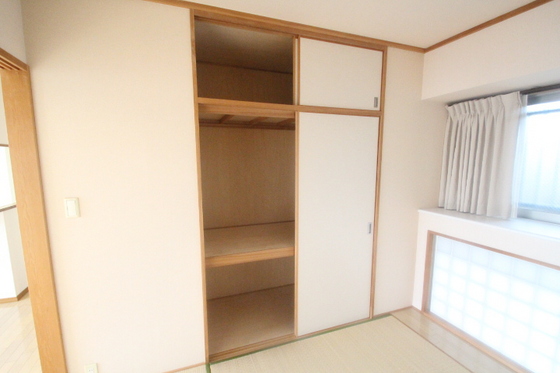 収納　※別部屋の写真です