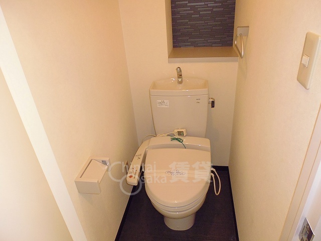 地下鉄堺筋線 天神橋筋六丁目駅 徒歩9分 9階建 築20年のトイレ写真