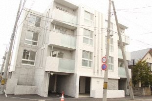 建物外観　駅徒歩５分以内の好立地物件です♪エアコン付き♪