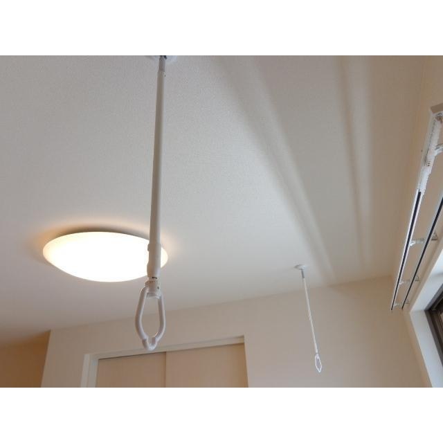 その他設備　室内物干し機有り