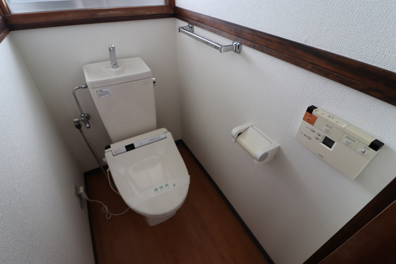 トイレ　※別号室の写真です