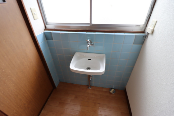 洗面設備　※別号室の写真です