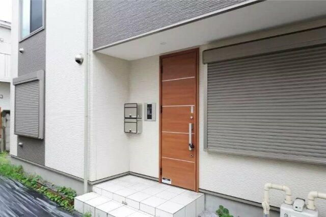 京急本線 平和島駅 徒歩4分 2階建 築11年の玄関写真