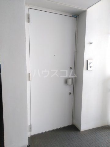 ガーデニエール砧ウエストの玄関写真