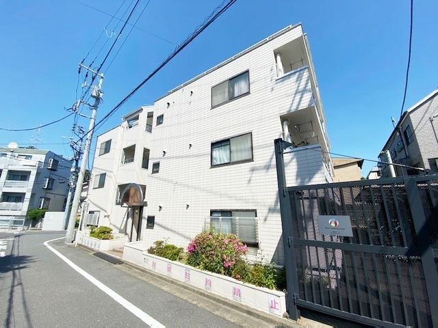 建物外観　人気の世田谷区で住環境良好