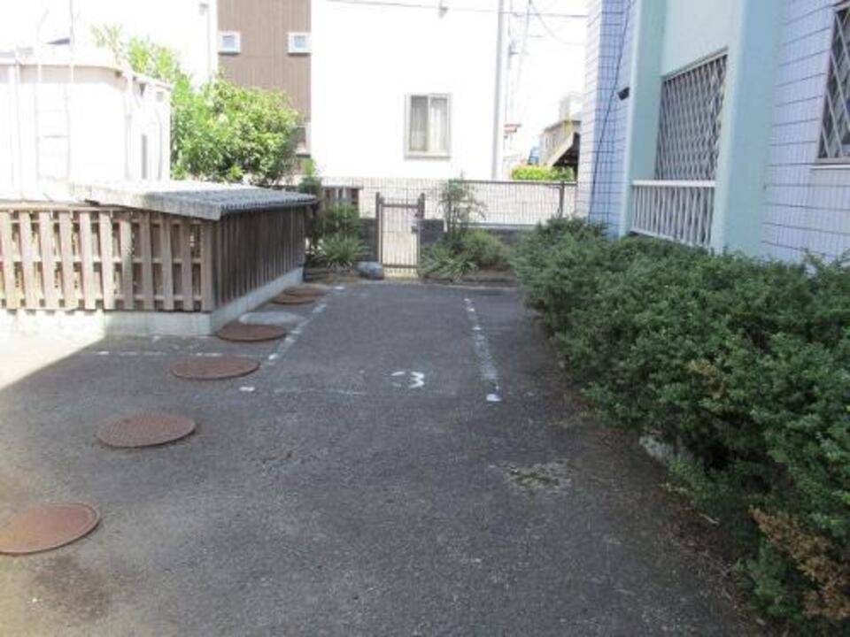 駐車場　駐車場
