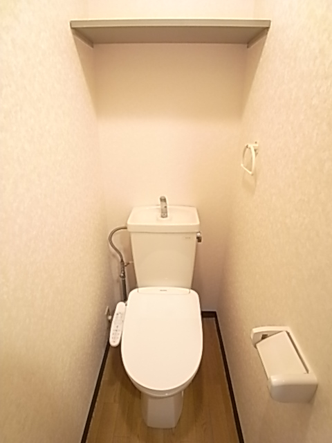 阪神本線 魚崎駅 徒歩6分 3階建 築31年のトイレ写真