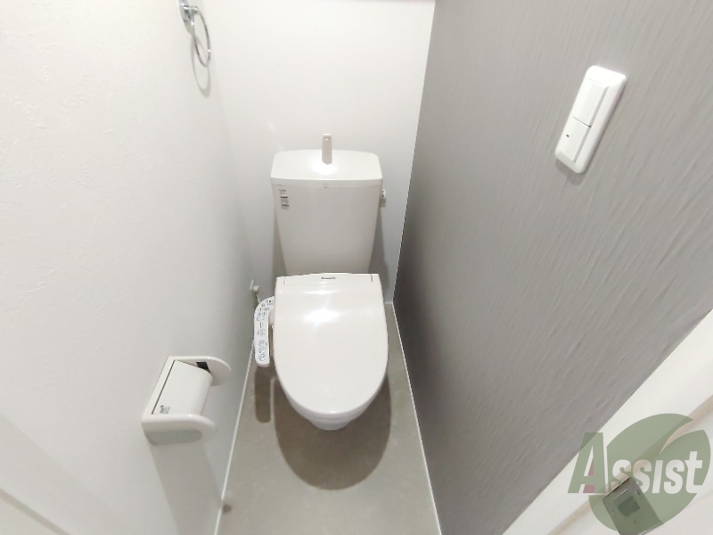 トイレ　トイレはこちらになります。ウォシュレット式になります。