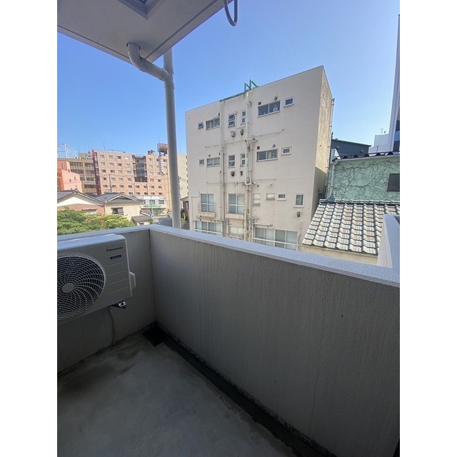 バルコニー　※同タイプ別階の写真です。