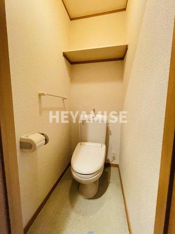 トイレ　※同物件反転タイプの写真でございます※現況を優先します※