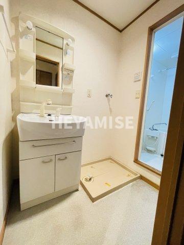 洗面設備　※同物件反転タイプの写真でございます※現況を優先します※