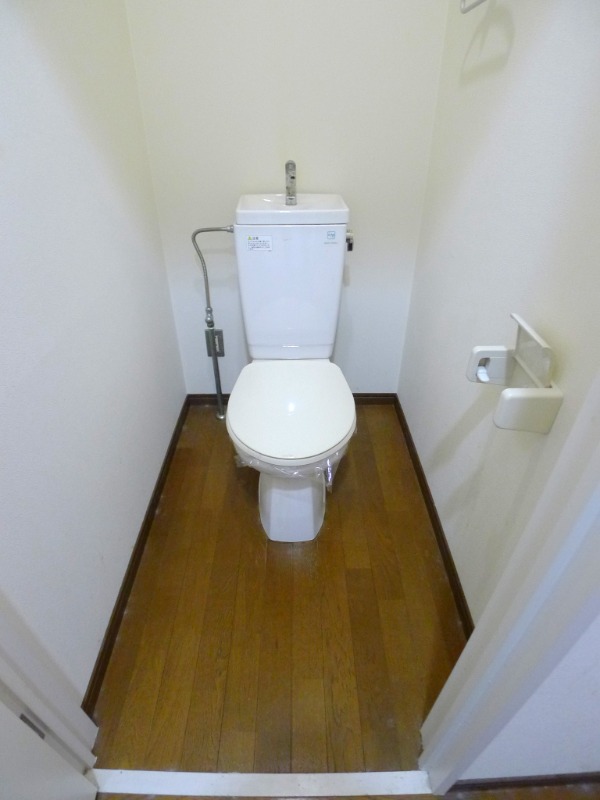 地下鉄東山線 栄駅 徒歩7分 7階建 築44年のトイレ写真