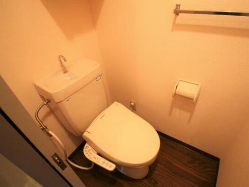 *亀戸4丁目貸マンションのトイレ写真
