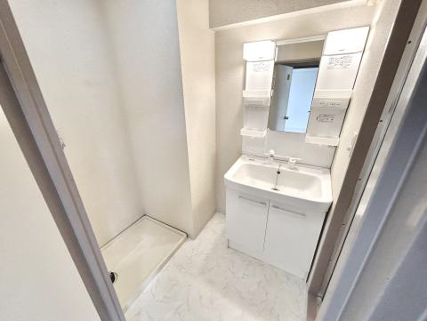 東武東上線 朝霞台駅 バス乗車時間：5分 最寄りバス停で下車 徒歩3分 6階建 築37年の内装写真