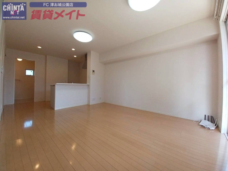 居室・リビング　別部屋参考写真です
