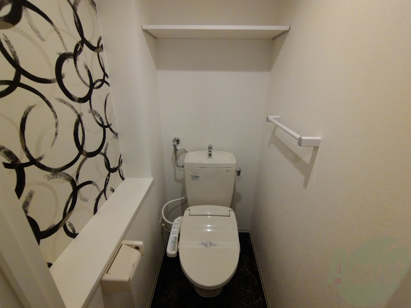 トイレ　ウォシュレット機能がついたトイレです。安心して使用できます。