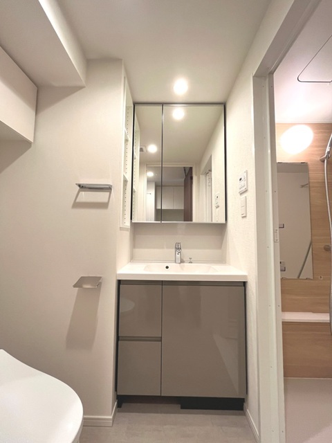 洗面設備　※写真は同タイプ住戸です。