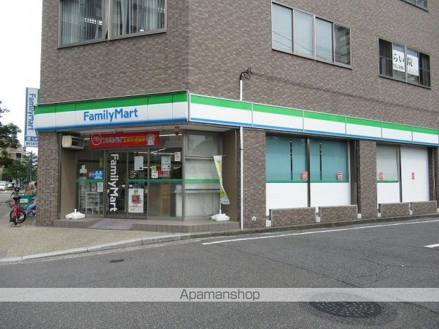 コンビニ　ファミリーマート上八丁堀店（コンビニ）まで127m