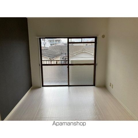 ベルメール西新井Iの居間写真
