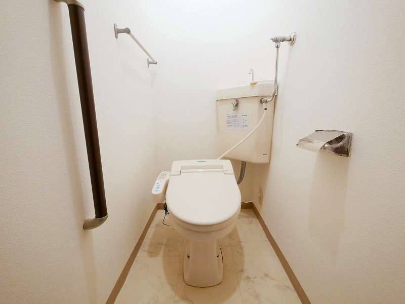 トイレ　※別号室参考写真