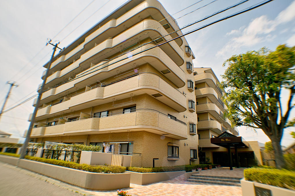 郡山市亀田のマンションの建物外観