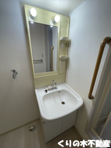 洗面設備　朝の身支度には欠かせない独立洗面化粧台