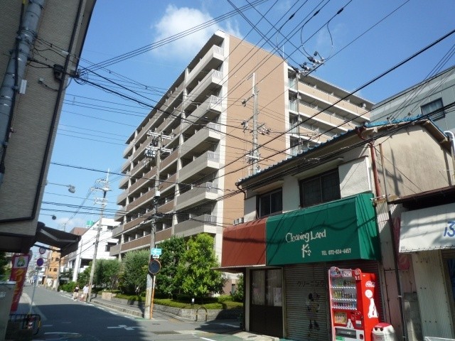シャンピアコート茨木の建物外観