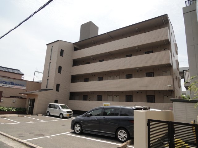 広島市東区矢賀新町のマンションの建物外観