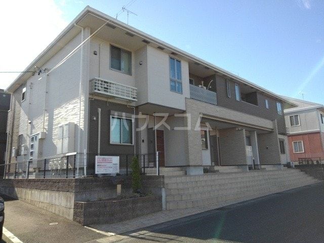 磐田市二之宮東のアパートの建物外観