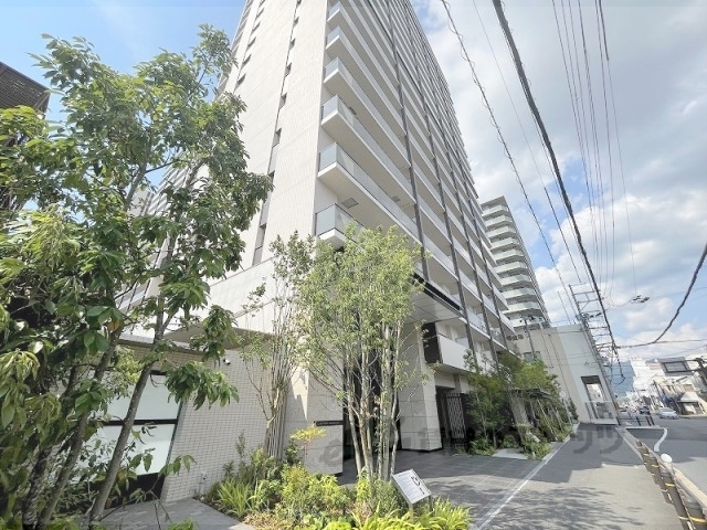 クラッシィハウス京都六地蔵２０階の建物外観