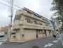 県病院前駅より徒歩6分 築40年9ヶ月 3階建の賃貸物件