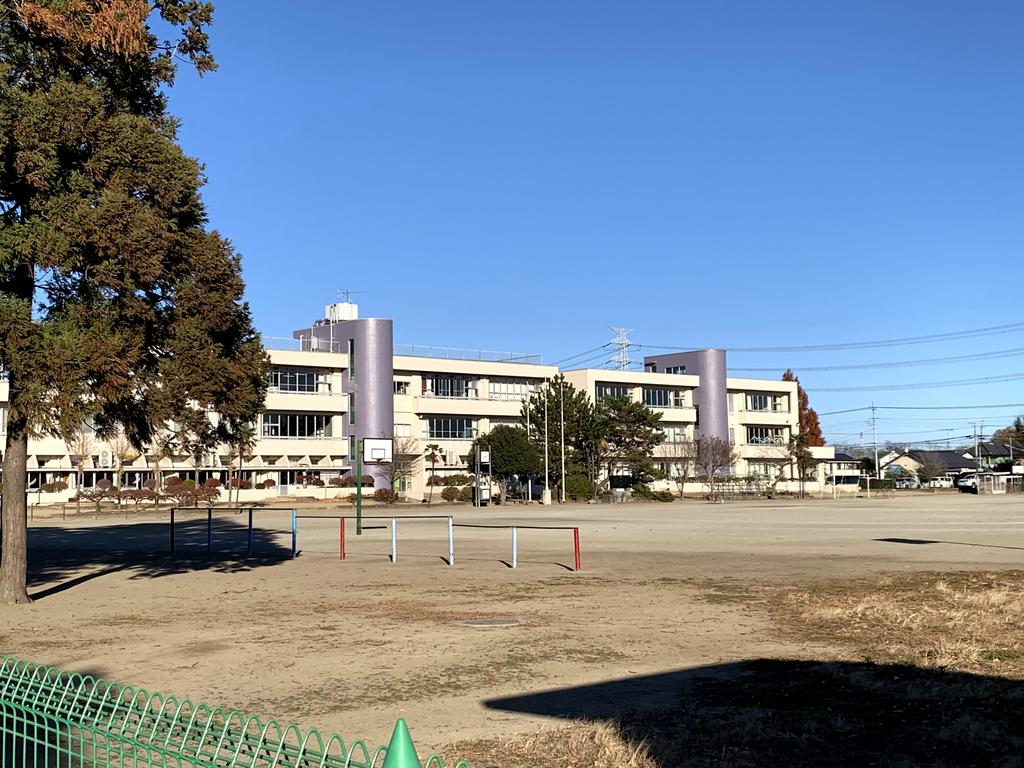 【コーポ西村　1号棟の小学校】