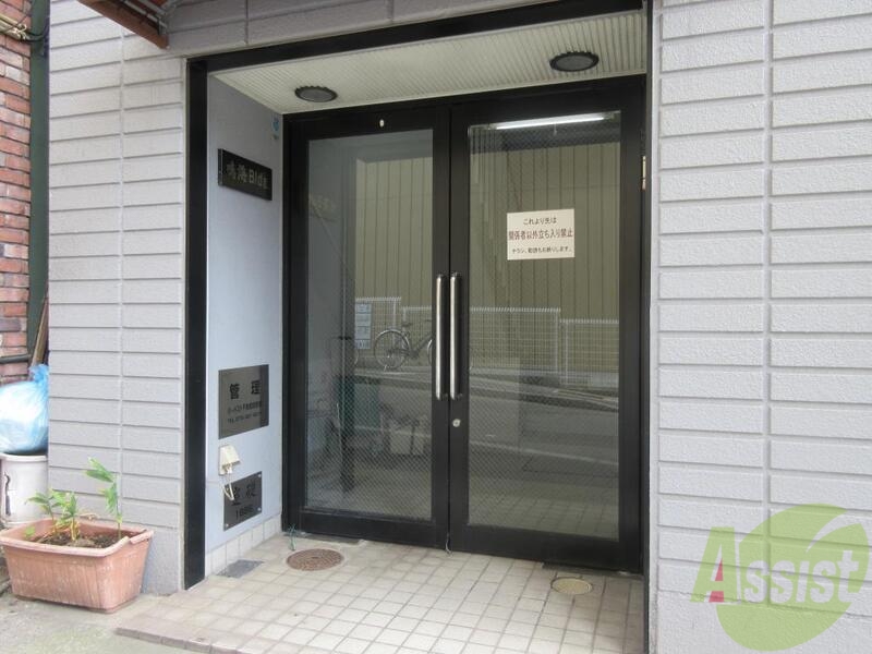 【神戸市中央区中山手通のマンションの駐車場】